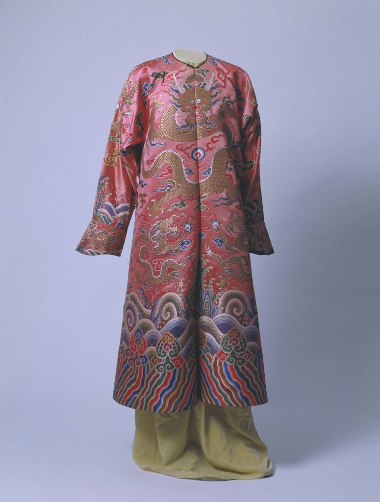 图片[2]-Pink Cloud Gold Dragon Pattern Makeup Satin Arrow Garment-China Archive